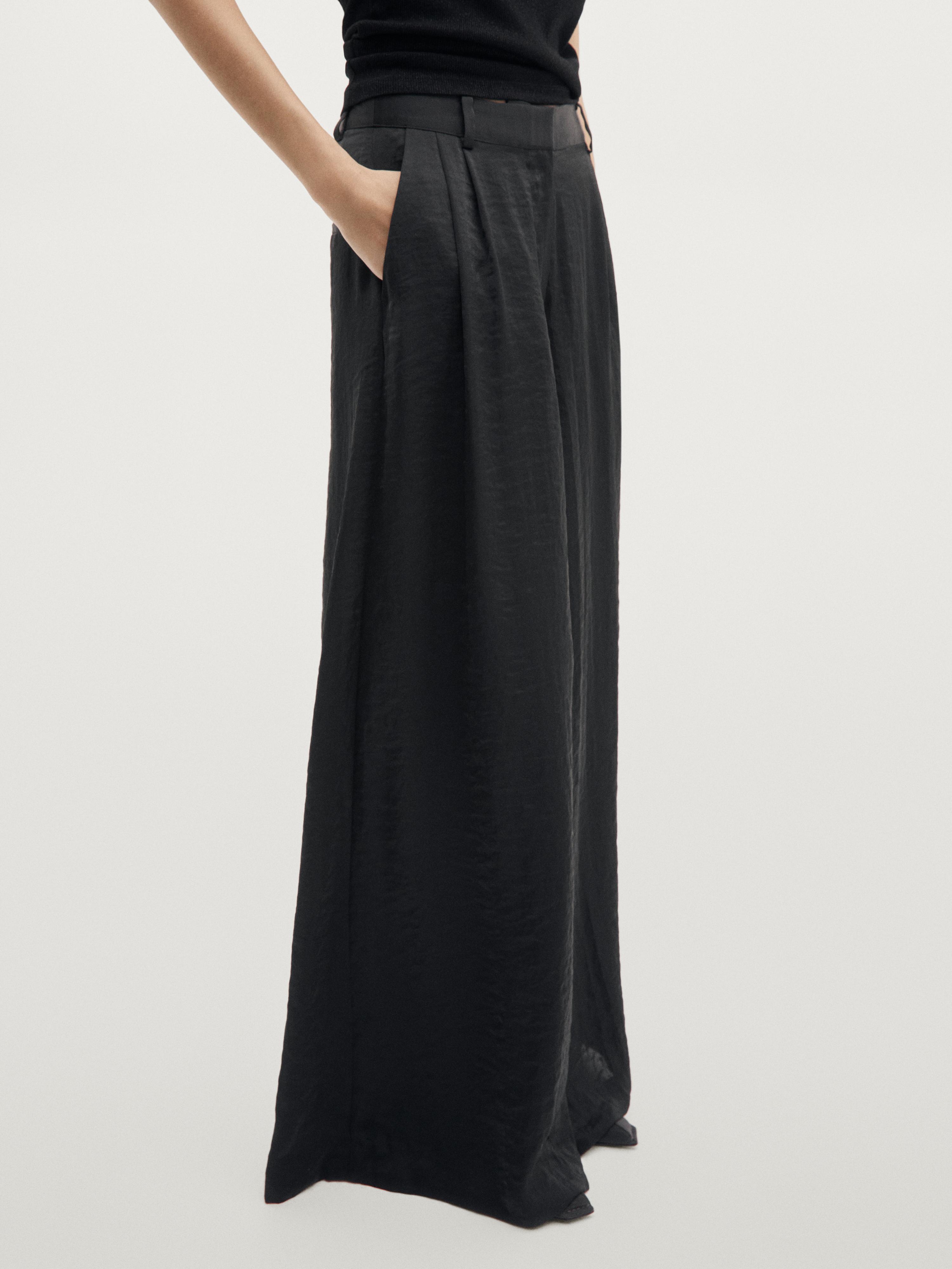 Flowing wide-leg trousers with darts